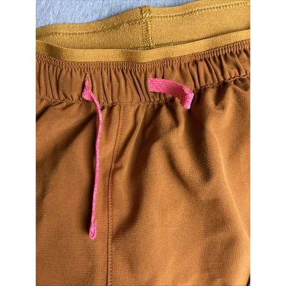 Size S- Brooks Women's High Point 3" 2-in-1 Shorts, Hazelwood/Ochre/Fuchsia. - Picture 4 of 10